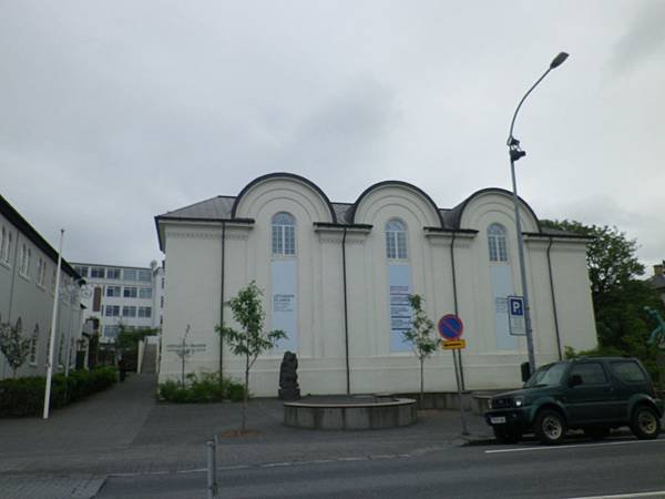 175 160605 Reykjavik-National Gallery.JPG