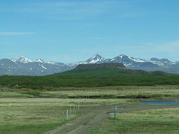 020 160604 Snæfellsness-Snorrastaðír-Eldborg.JPG