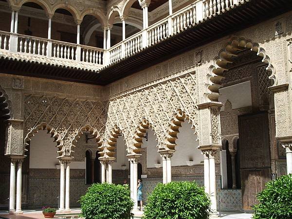 224 150514 Sevilla-Alcazar-Patio de las Muñecas.JPG