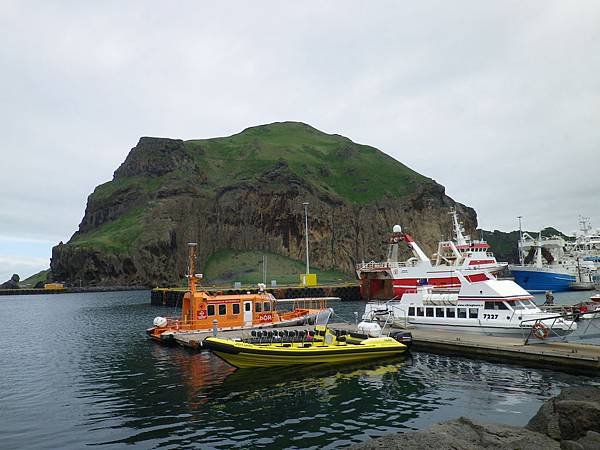 015 160613 Vestmannaeyjar-Harbour.JPG