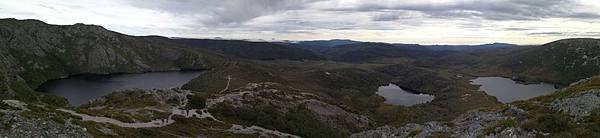 106 180403 Cradle Mountain NP-Crater Lake.jpg