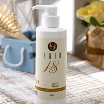 &lt;font
                color=red&gt;【年終特賣會買二送一】&lt;/font&gt;《淨琉璃》Hair
                18洗髮乳300ml 