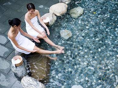 【烏來名湯】『溫泉泡湯』雙人泡湯券(大眾裸湯/
                          室內家庭湯屋/室外露天湯屋(3選1)
                          加贈飲料2杯(可自費前往烏來老街、搭台車、瀑布、泰雅民族博物館)(74651)