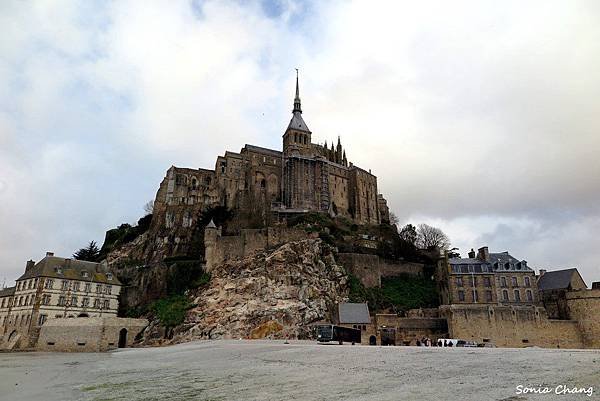 《金字塔山形的完美奇蹟﹣聖米歇爾山！法國．Mont ST Michel》20