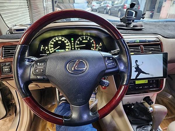 PREMIO安裝Lexus Gen 3th 方向盤4.jpg