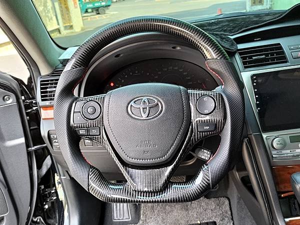 六代CAMRY 改裝 新款RAV4 ALTIS VIOS YARIS 變形蟲卡夢方向盤4.jpg