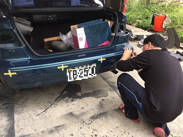 倒車雷達 顯影 + 排檔頭更換4.jpg