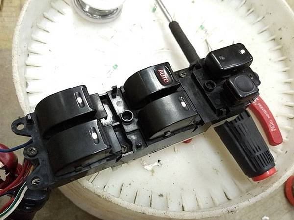 客製五燈版電動窗開關+Auto Up1.jpg