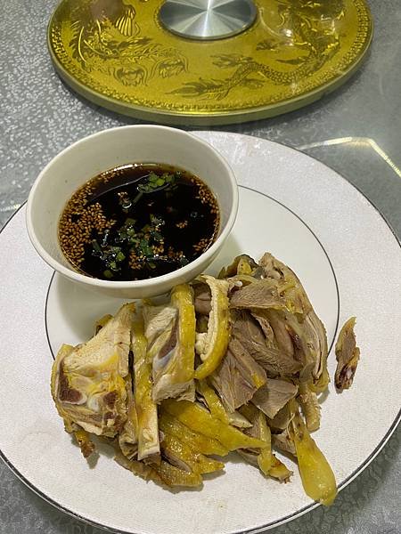 雅方熊貓故鄉，「雅安土砂鍋」旅行團午餐