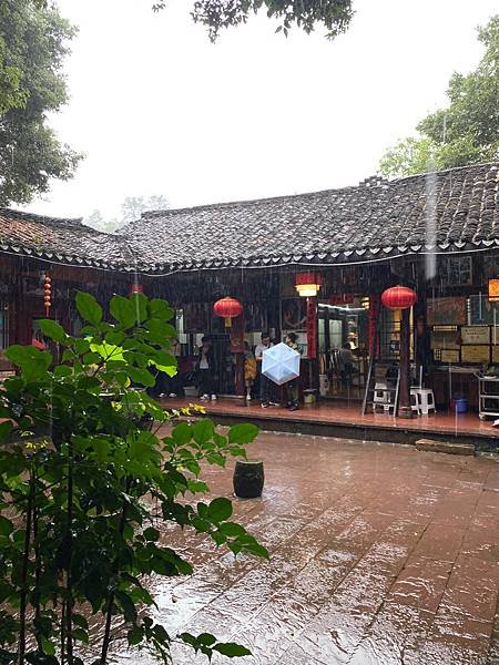 雅方熊貓故鄉，「雅安土砂鍋」旅行團午餐