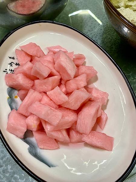 雅方熊貓故鄉，「雅安土砂鍋」旅行團午餐