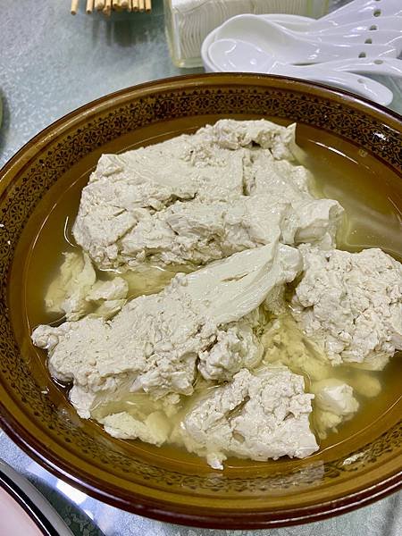 雅方熊貓故鄉，「雅安土砂鍋」旅行團午餐