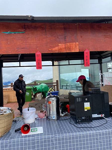 四川【卡子拉山酥油茶】，可治高山症候群，稻城亞丁旅行美食，一