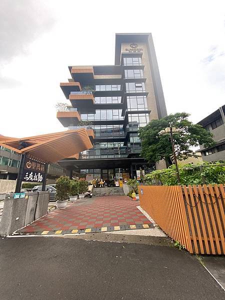 聖瑪麗莊園，土城觀光工廠「蛋糕邊」好吃便宜，自家享用絕對物超