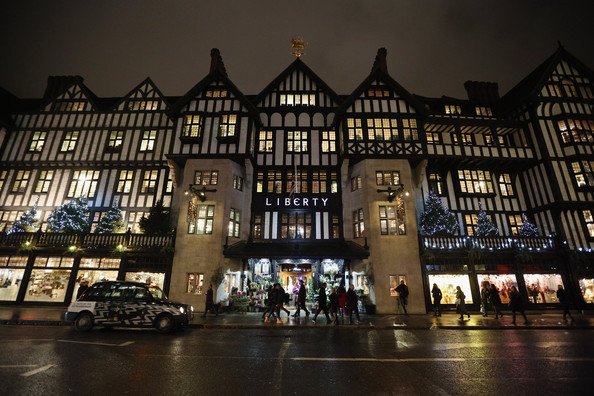 London+Department+Stores+Their+Christmas+Windows+dwOurbAKBpdl.jpg