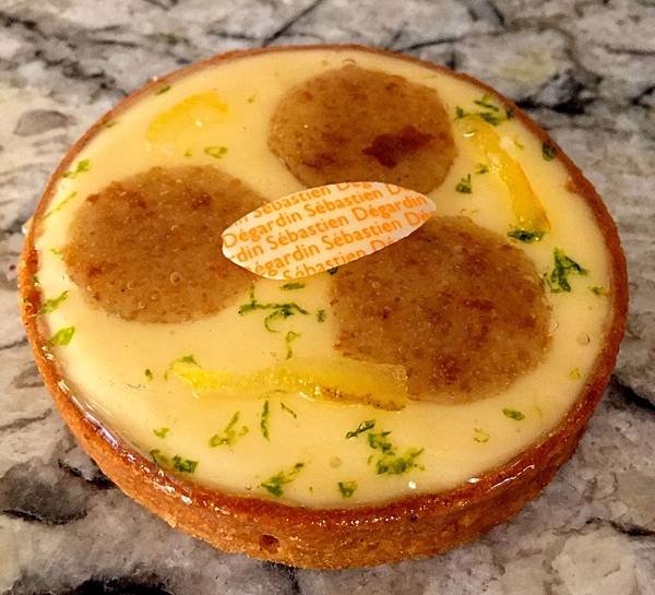 tarte-citron-yuzu_5427559.jpeg