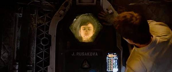 oblivion_movie_julia_capsule