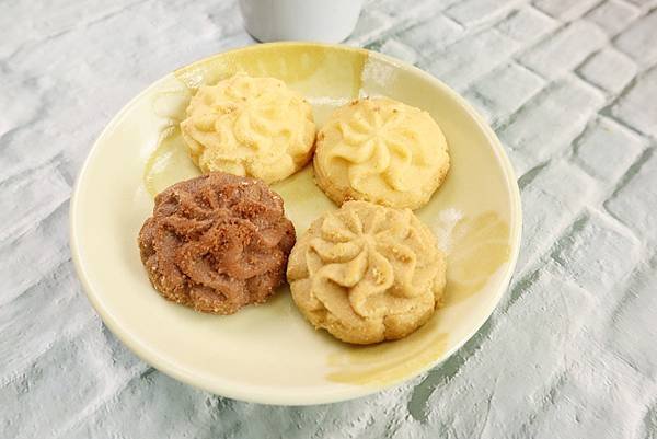 台中月餅推薦｜台中月餅禮盒｜純天然美味的鴻鼎菓子中秋伴手禮，適合大人小孩的頂級中秋禮盒搭配，無私推薦給大家！