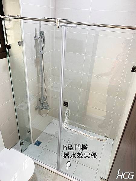 豪華型無框淋浴拉門4.jpg