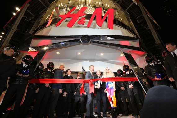 Lady-Gaga-Opens-HM-Store-in-Times-Square-Celebrates-ARTPOP.png