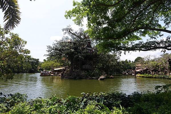 香港迪士尼樂園：森林河流之旅+加利布尼市集 (4).JPG