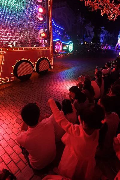 香港迪士尼樂園：「迪士尼光影匯」夜間巡遊 (3).JPG