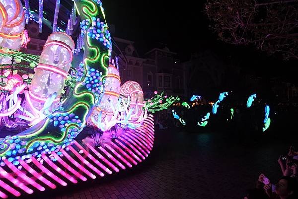 香港迪士尼樂園：「迪士尼光影匯」夜間巡遊 (11).JPG