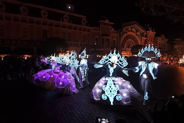 香港迪士尼樂園：「迪士尼光影匯」夜間巡遊 (14).JPG