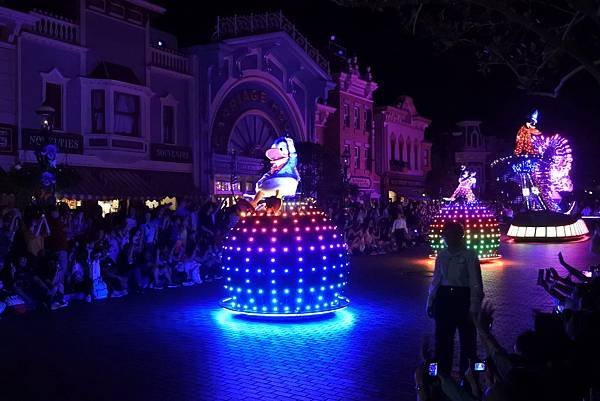 香港迪士尼樂園：「迪士尼光影匯」夜間巡遊 (26).JPG