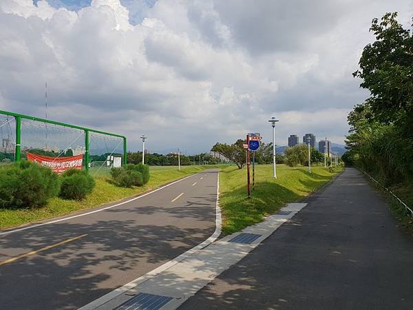 台北市華中河濱公園 (2).jpg