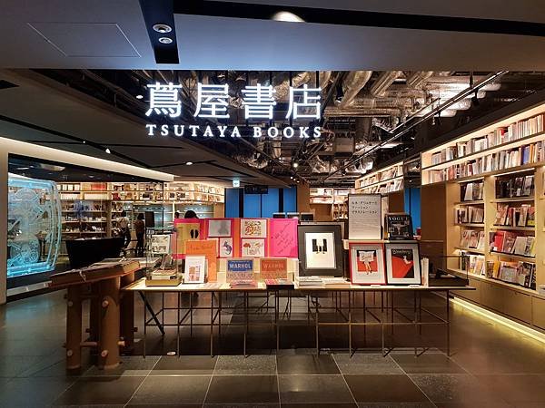 日本東京都GINZA SIX：銀座 蔦屋書店 (1).jpg