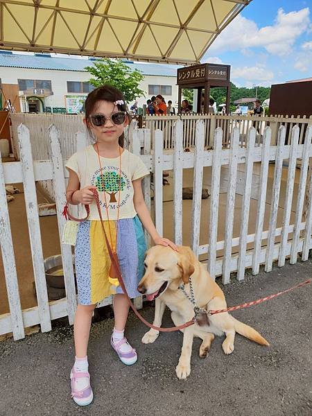 日本栃木県那須どうぶつ王国：レンタル犬 (1).jpg