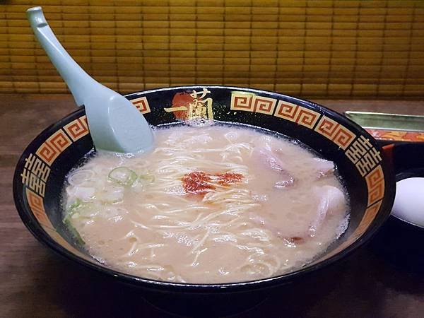 日本神奈川県一蘭天然とんこつラーメン専門店川崎店 (13).jpg