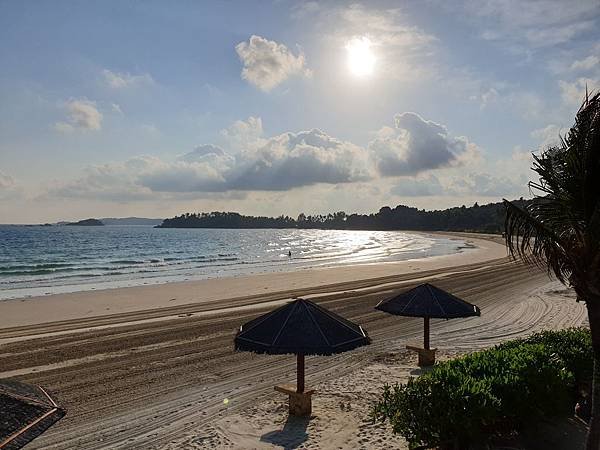 印尼民丹島Angsana Bintan：Xana Beach Club+Beach (1).jpg