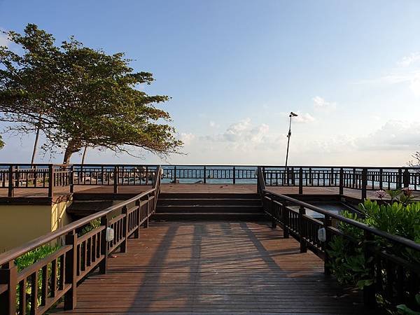 印尼民丹島Angsana Bintan：Santai Deck (1).jpg