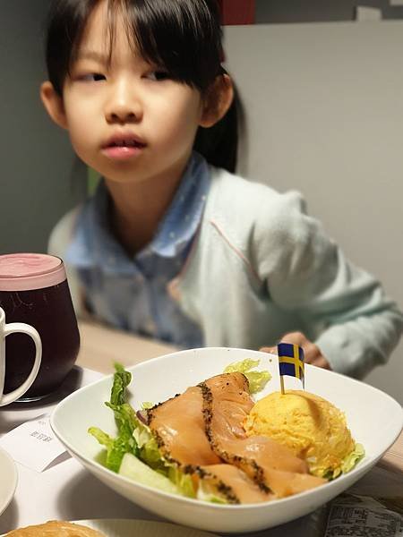 台北縣新店市IKEA新店店：IKEA CAFE (13).jpg