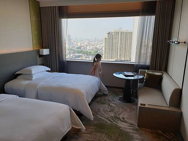 泰國曼谷Millennium Hilton Bangkok：TWIN PREMIUM ROOM (6).jpg