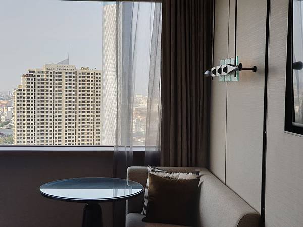 泰國曼谷Millennium Hilton Bangkok：TWIN PREMIUM ROOM (36).jpg