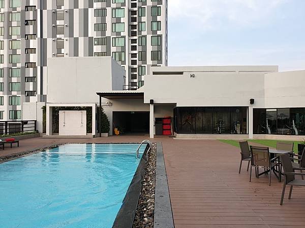 泰國曼谷AVANI Sukhumvit Bangkok：Swimming Pool (13).jpg