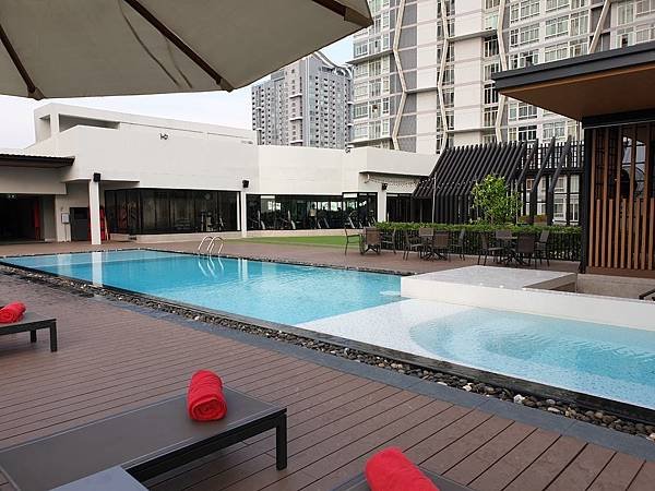 泰國曼谷AVANI Sukhumvit Bangkok：Swimming Pool (20).jpg