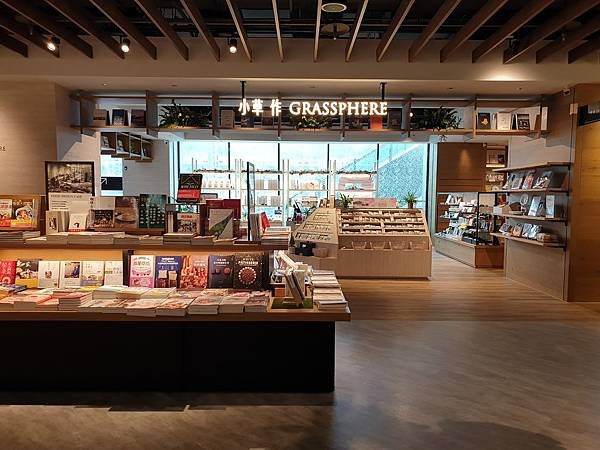 台北市TSUTAYA BOOKSTORE南港店 (12).jpg