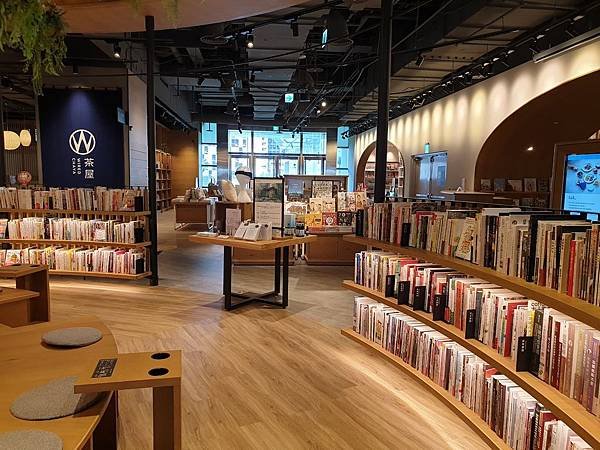 台北市TSUTAYA BOOKSTORE南港店 (18).jpg