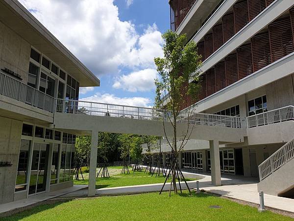 台北市國立政治大學達賢圖書館 (11).jpg