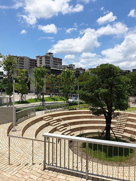 台北市國立政治大學達賢圖書館 (37).jpg