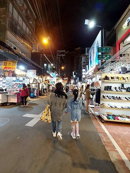 亞亞的逢甲過夜遊 (15).jpg