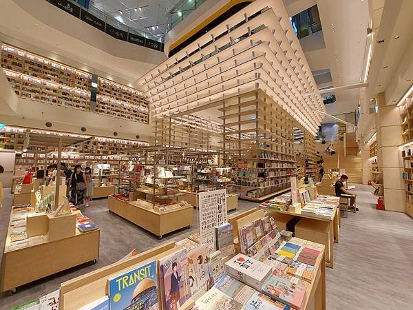 新竹市大魯閣湳雅廣場：TSUTAYA BOOKSTORE新竹湳雅店 (19).jpg