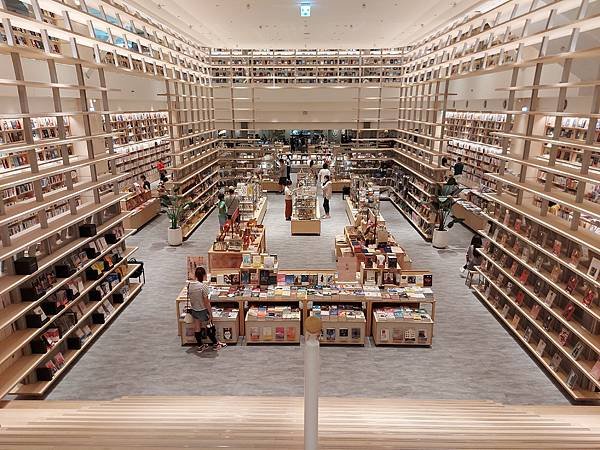 新竹市大魯閣湳雅廣場：TSUTAYA BOOKSTORE新竹湳雅店 (16).jpg