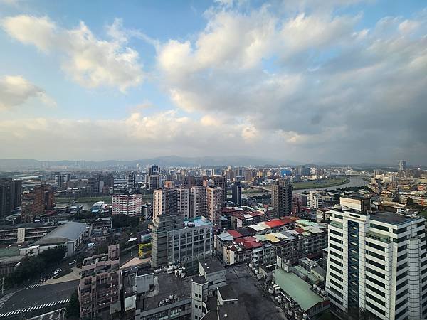 台北市台北松山意舍酒店：101酷景加大房 (50).jpg