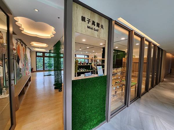 桃園縣龍潭鄉名人堂花園大飯店：游泳池+兒童俱樂部+親子高爾夫+健身房 (10).jpg