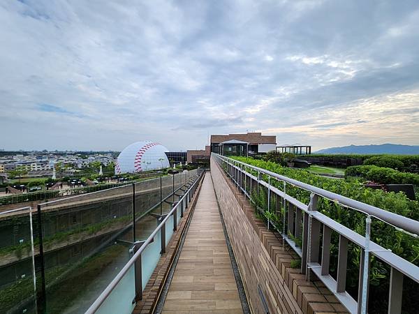 桃園縣龍潭鄉名人堂花園大飯店：星空雅座+星空啤酒吧 (2).jpg